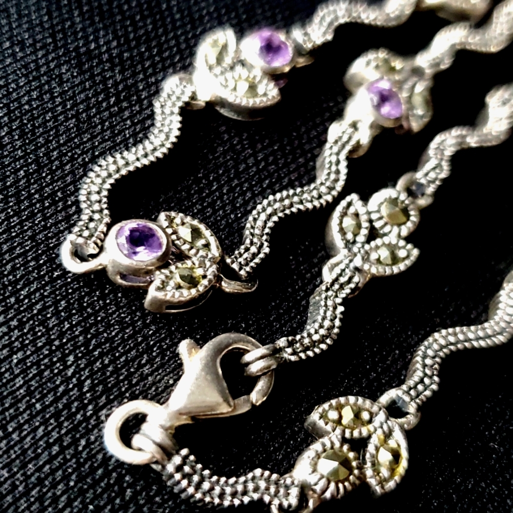 Stunning Vintage Victorian style purple saphire/amethyst sterling necklace.